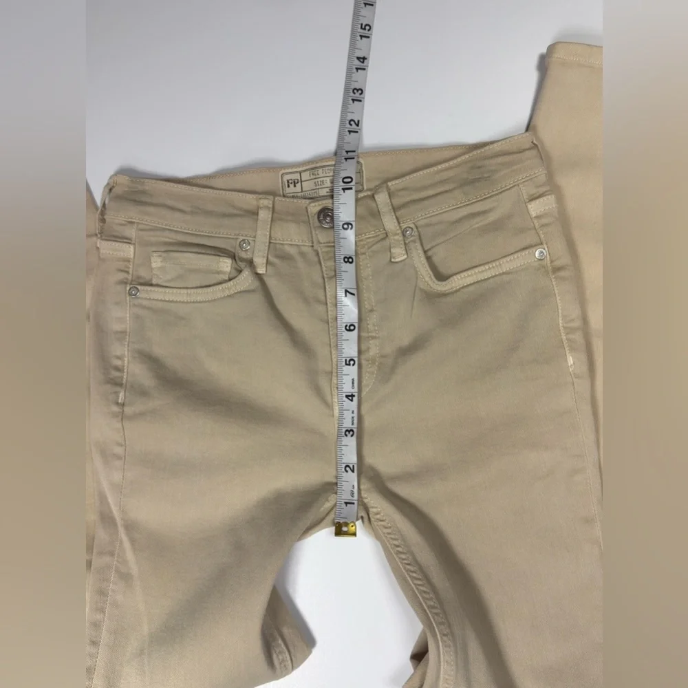 Free People Tan Distressed Skinny Jeans 🪵 - Picture 5 of 12
